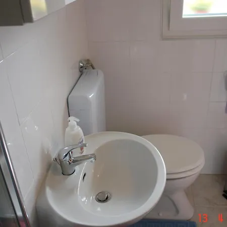 Mini Lera ,pazinska 7 *
